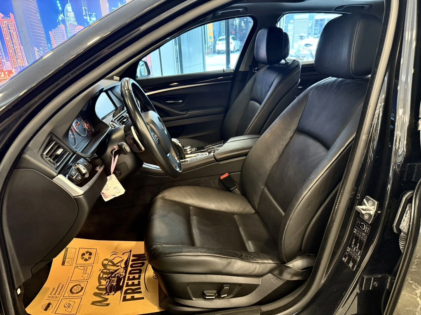 BMW 5-Series Sedan 528i