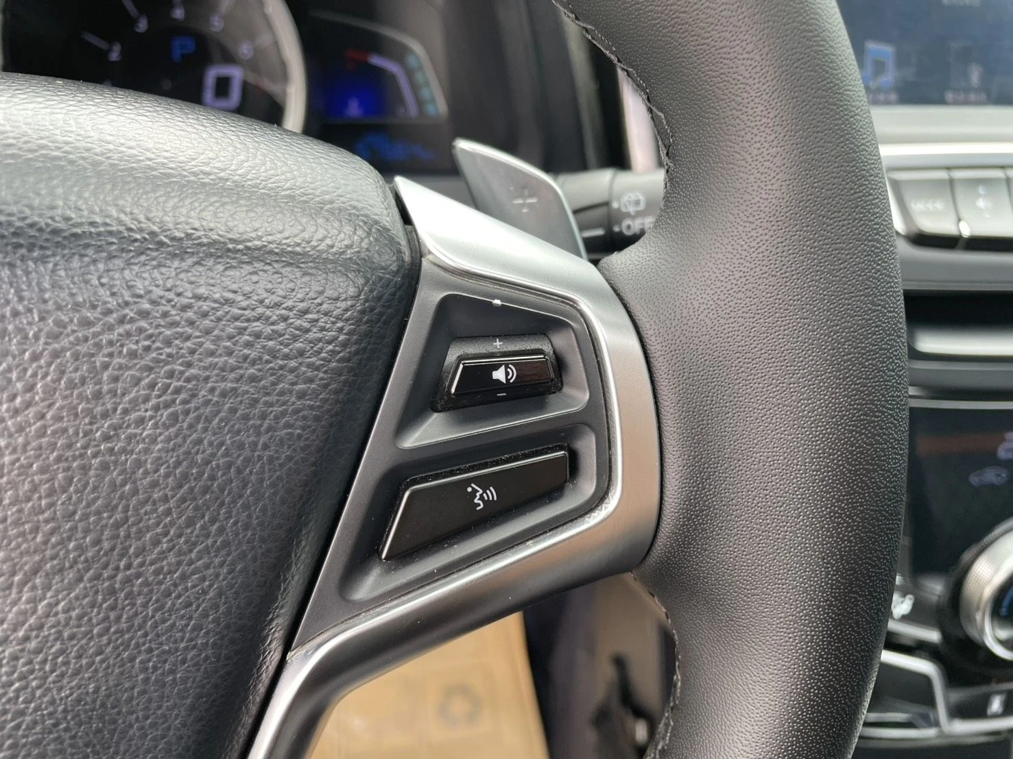 Luxgen U6 Turbo ECO Hyper