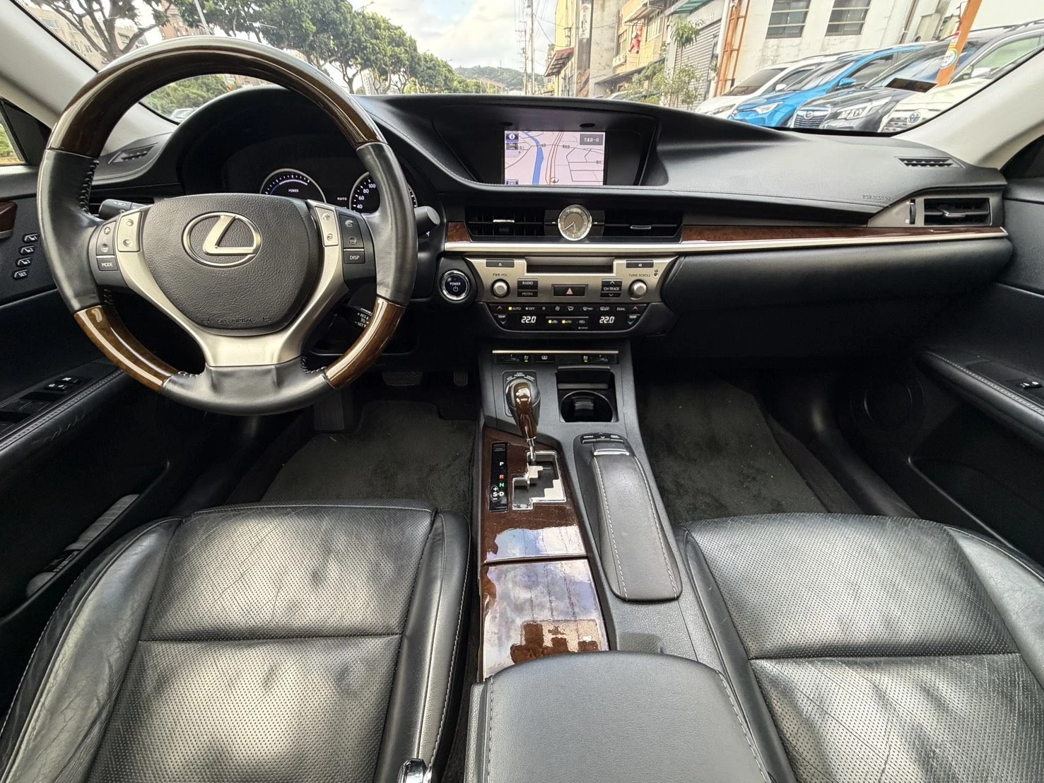 Lexus ES