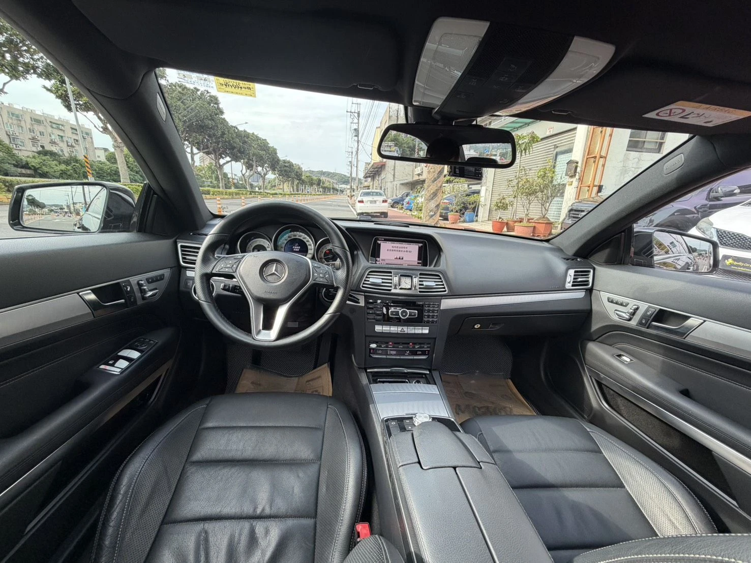 Mercedes-Benz E-Class Coupe E200