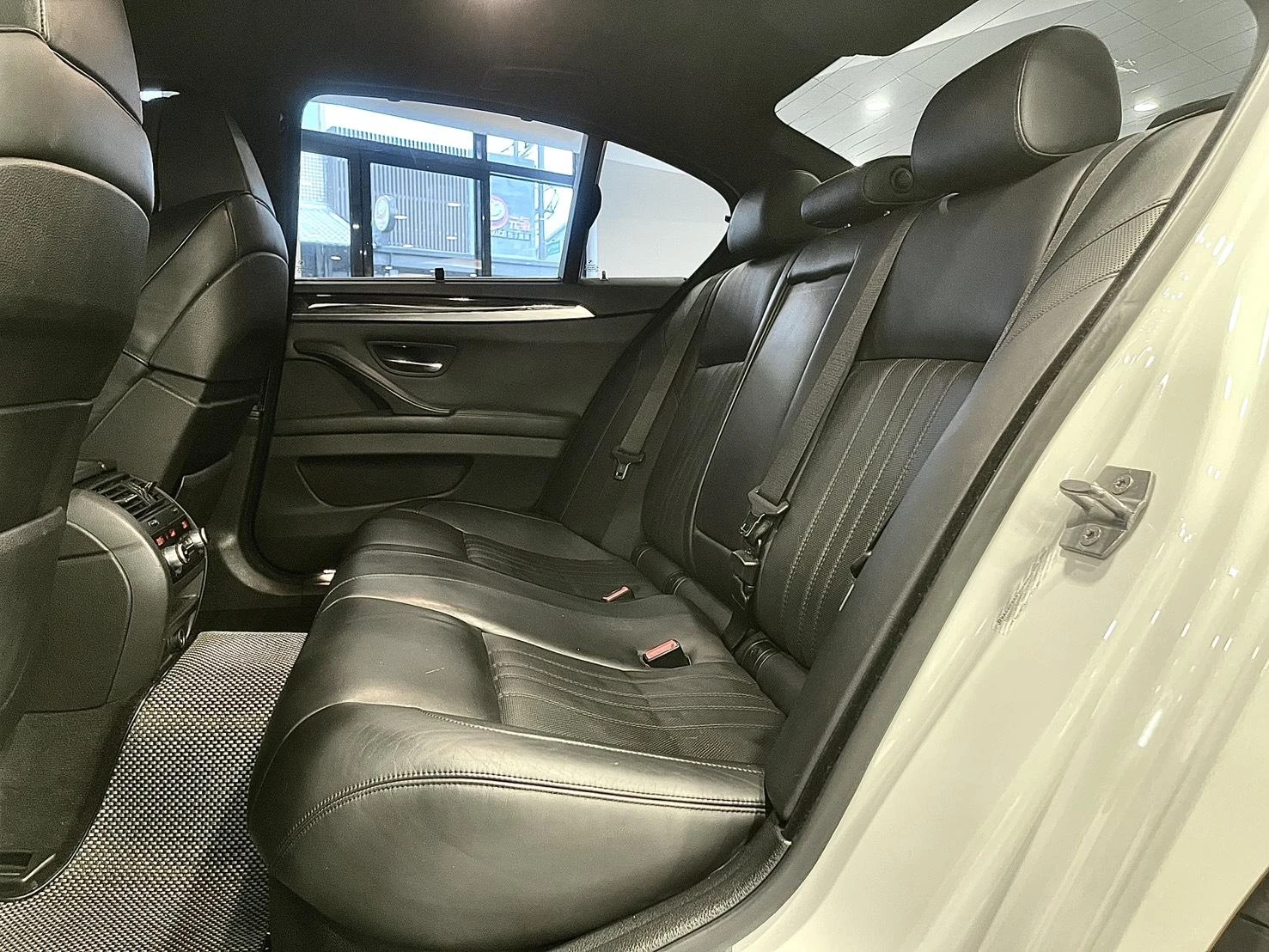 BMW M5 Sedan