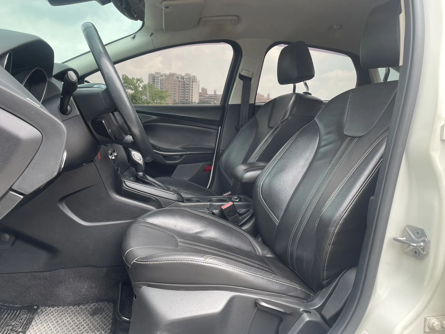 Ford Focus 4D