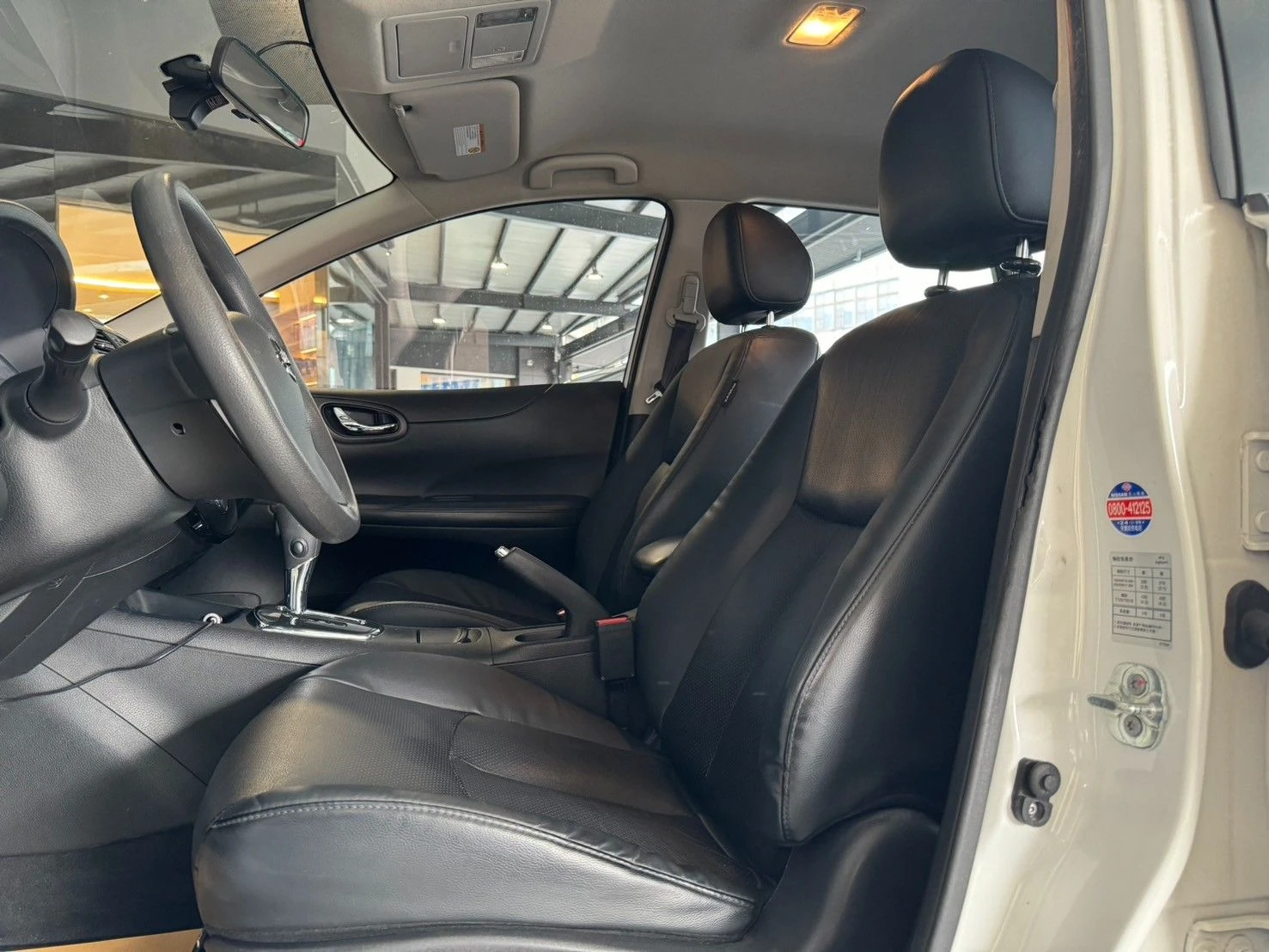 Nissan Tiida / 倒車顯影、原廠行車記錄器