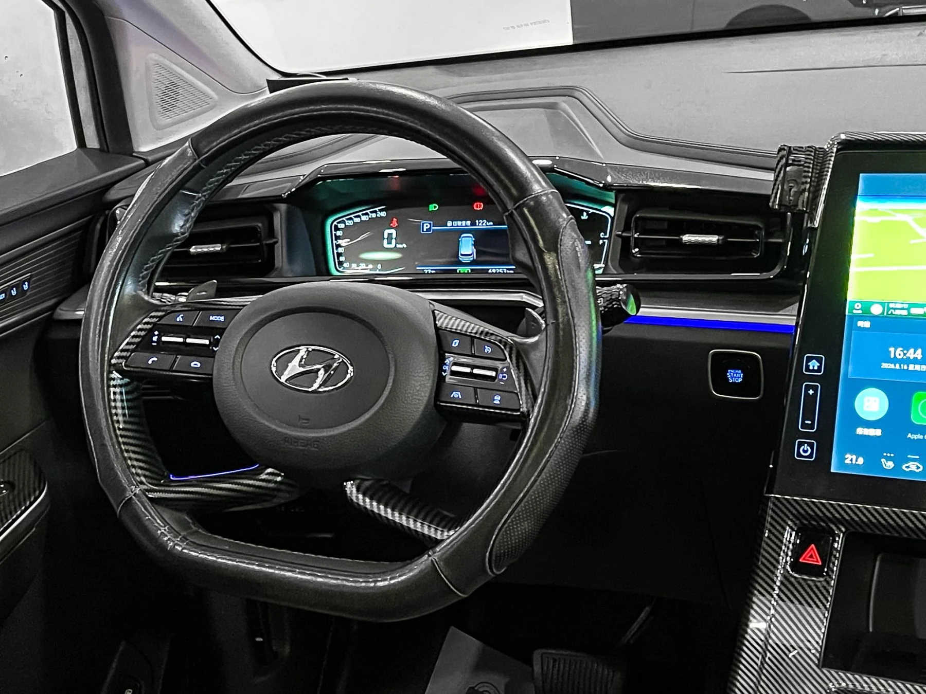 Hyundai Custin