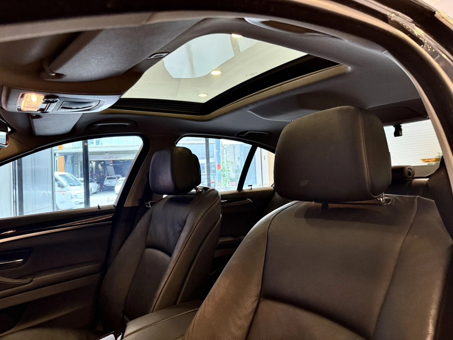 BMW 5-Series Sedan 528i