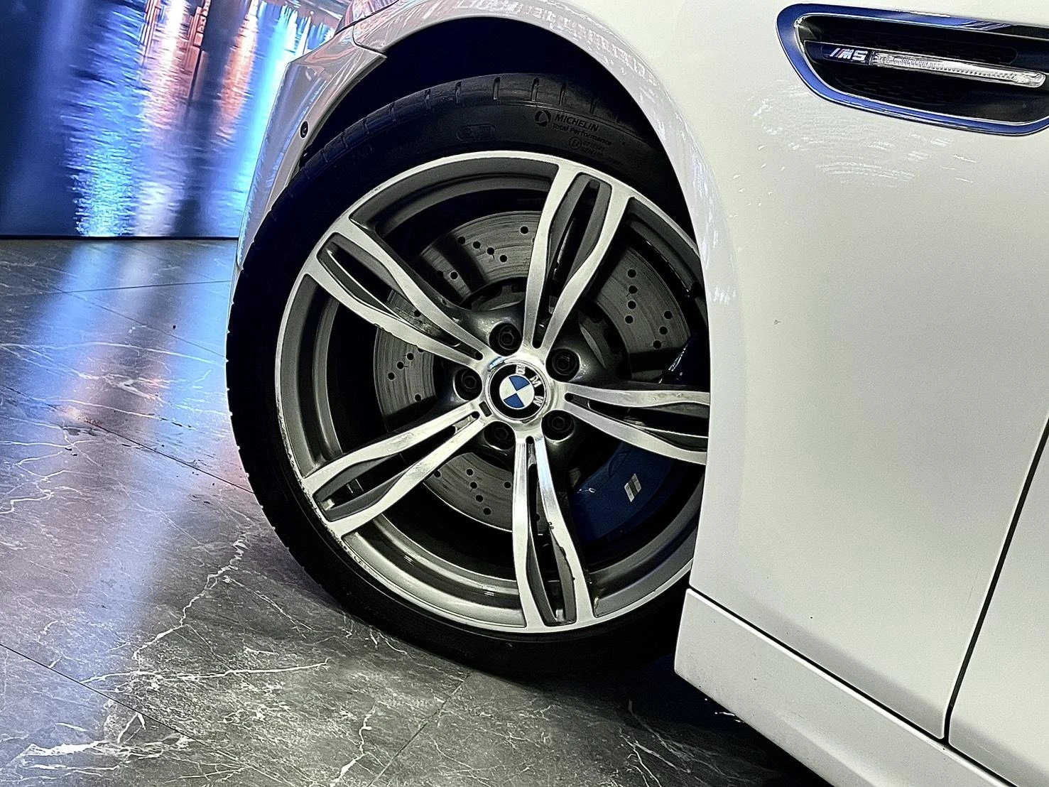 BMW M5 Sedan