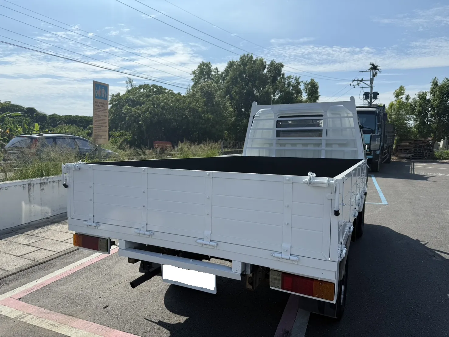 2009年 載卡多貨車