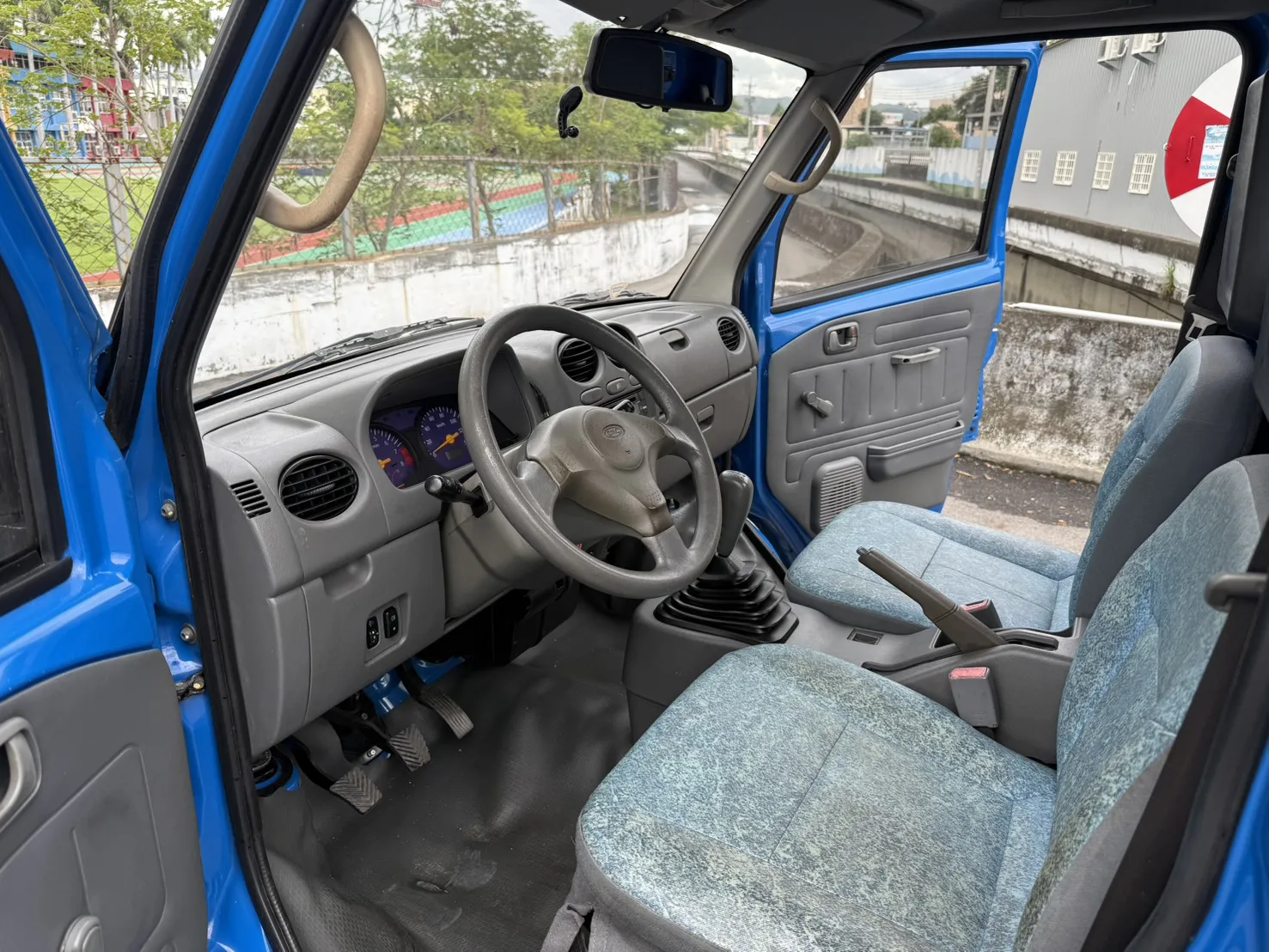 2013年 菱利貨車