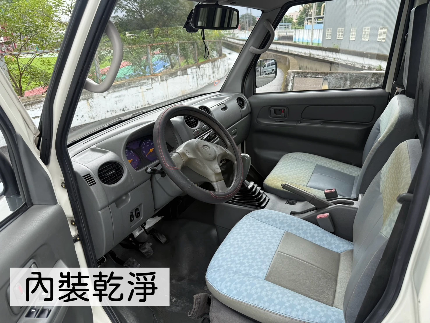 2015年 菱利貨車【升降尾門】