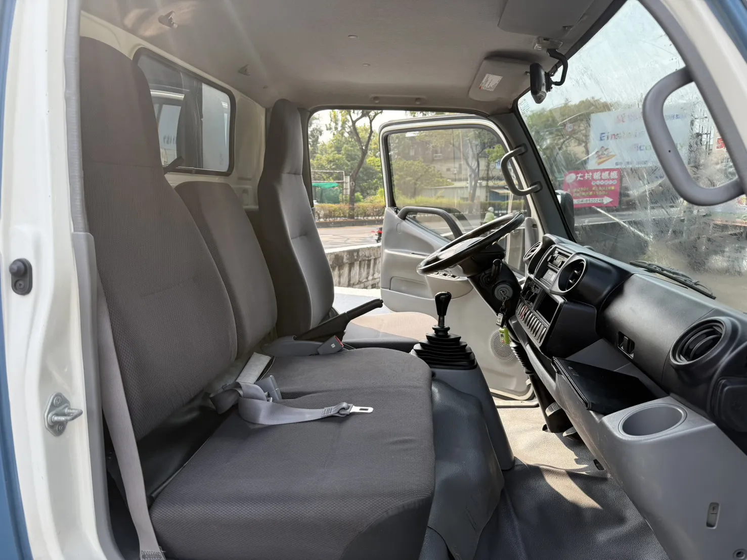 2015年 HINO貨車【冷凍箱  升降尾門 原廠保養】