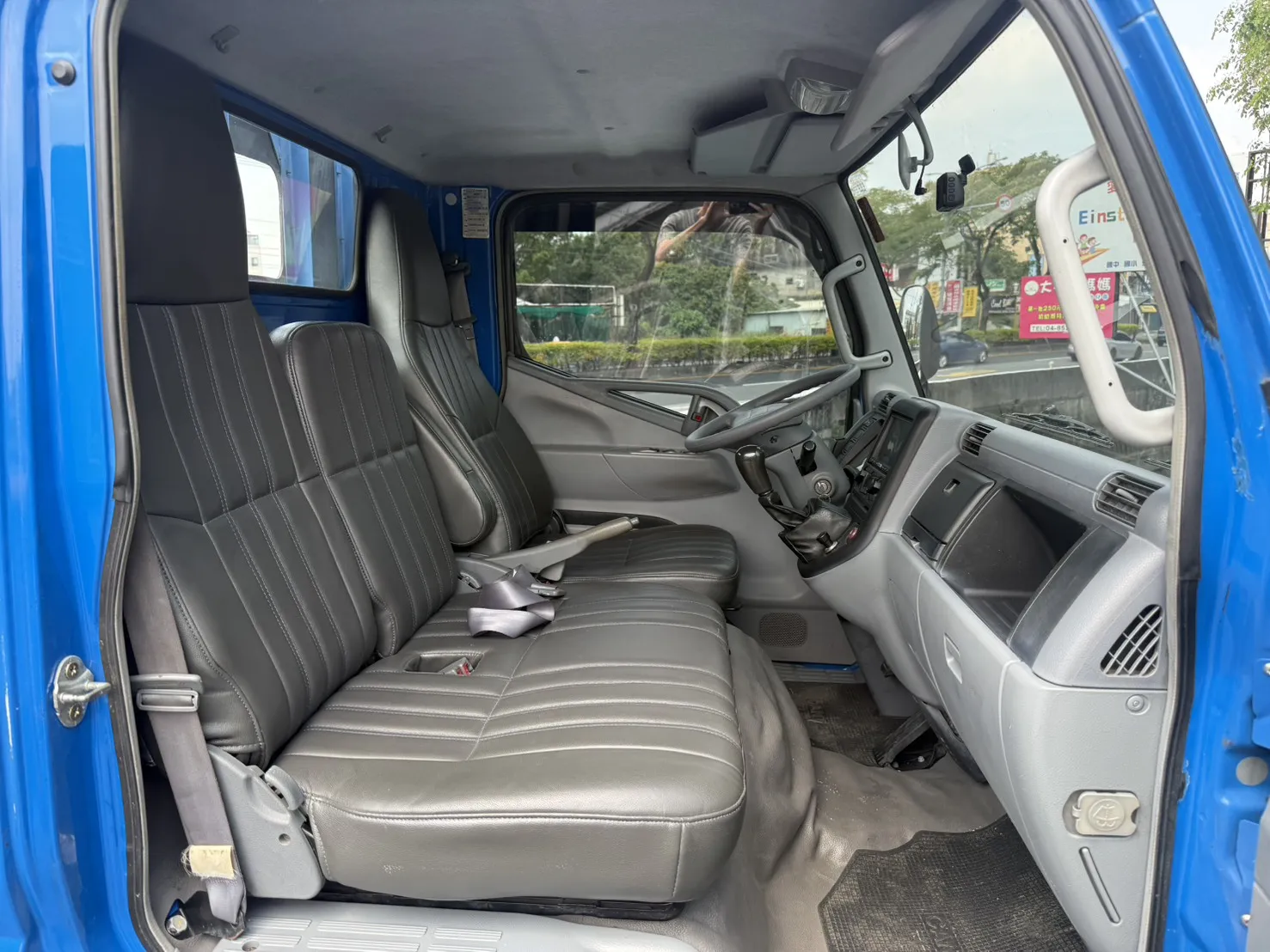 2009年 堅達貨車【11.5尺 雙折護欄 倒車顯影】