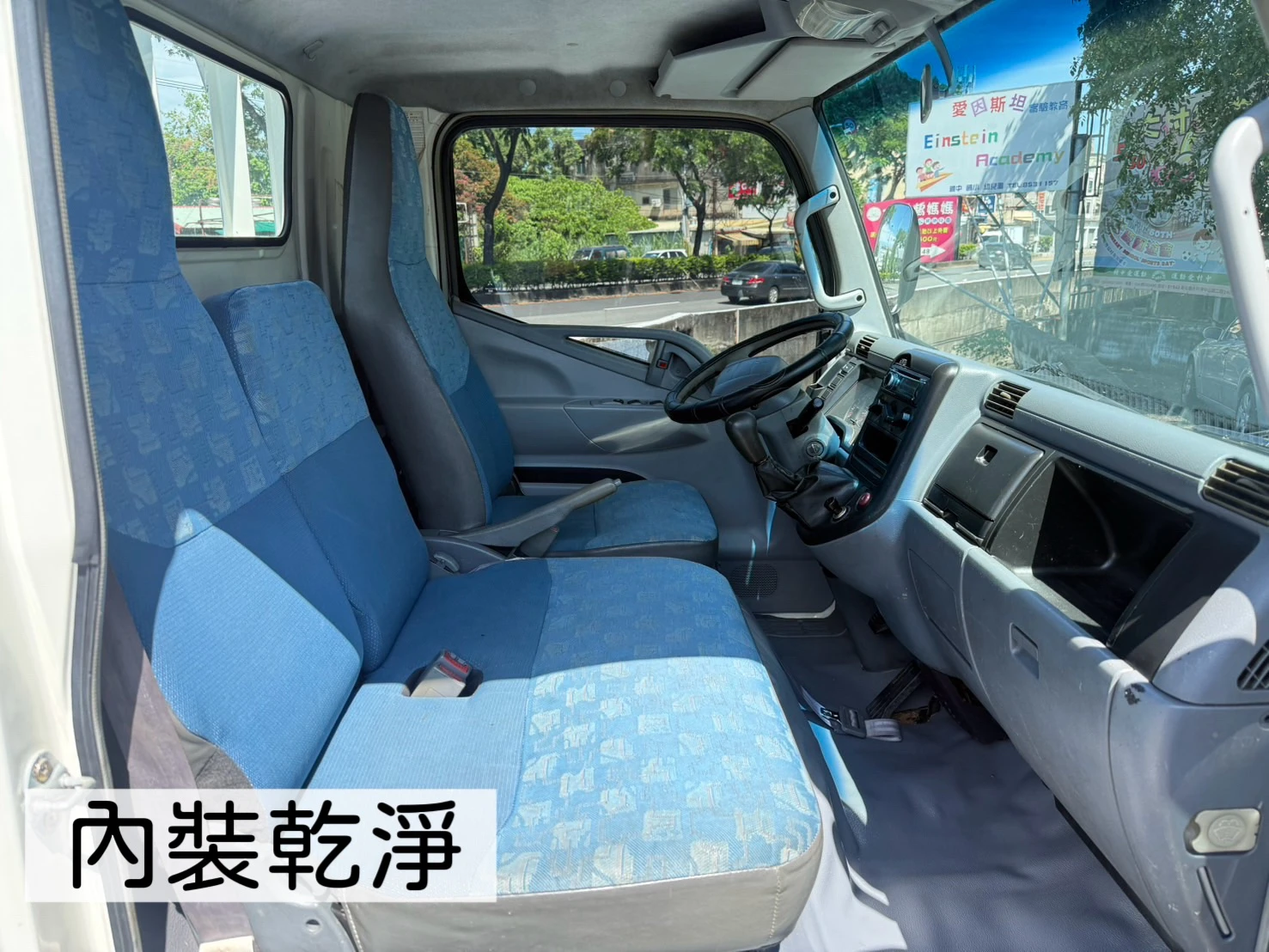 2011年 堅達貨車【11.5尺 錏板 雙折雙缸尾門】
