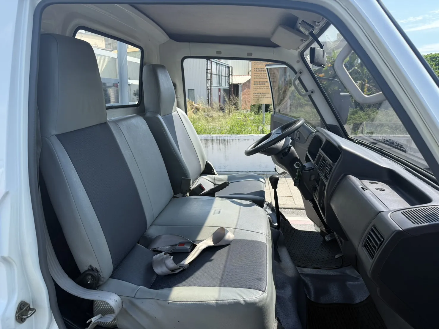 2009年 載卡多貨車