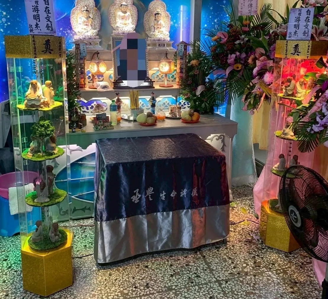 十八羅漢燈柱