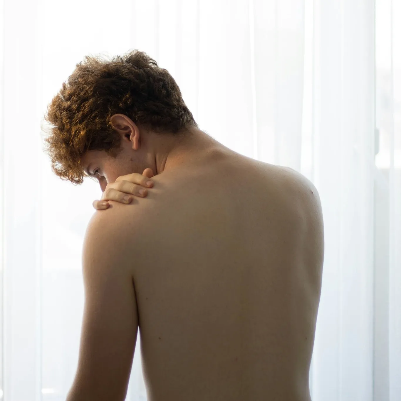 肩頸痠、下背痛、膝蓋卡卡？肌肉骨骼疼痛，不只是老化這麼簡單