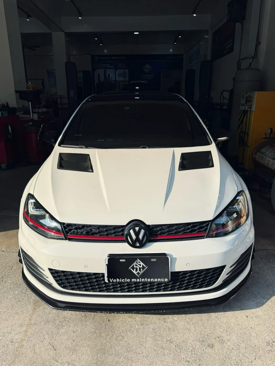 Volkswagen Golf 7代 GTI後車廂因六角鎖故障導致打不開