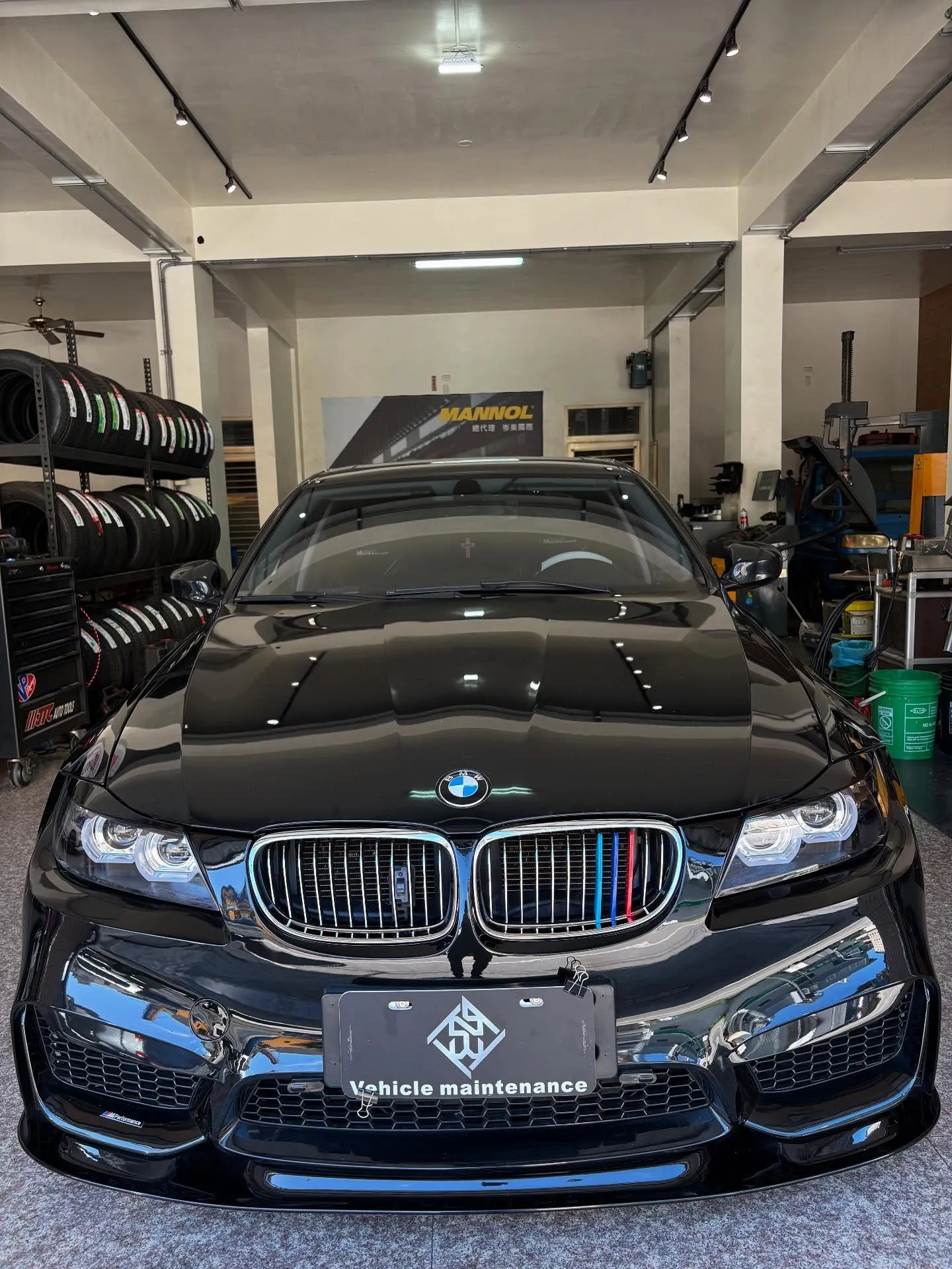 BMW E90 323i車主反應大燈作動異常