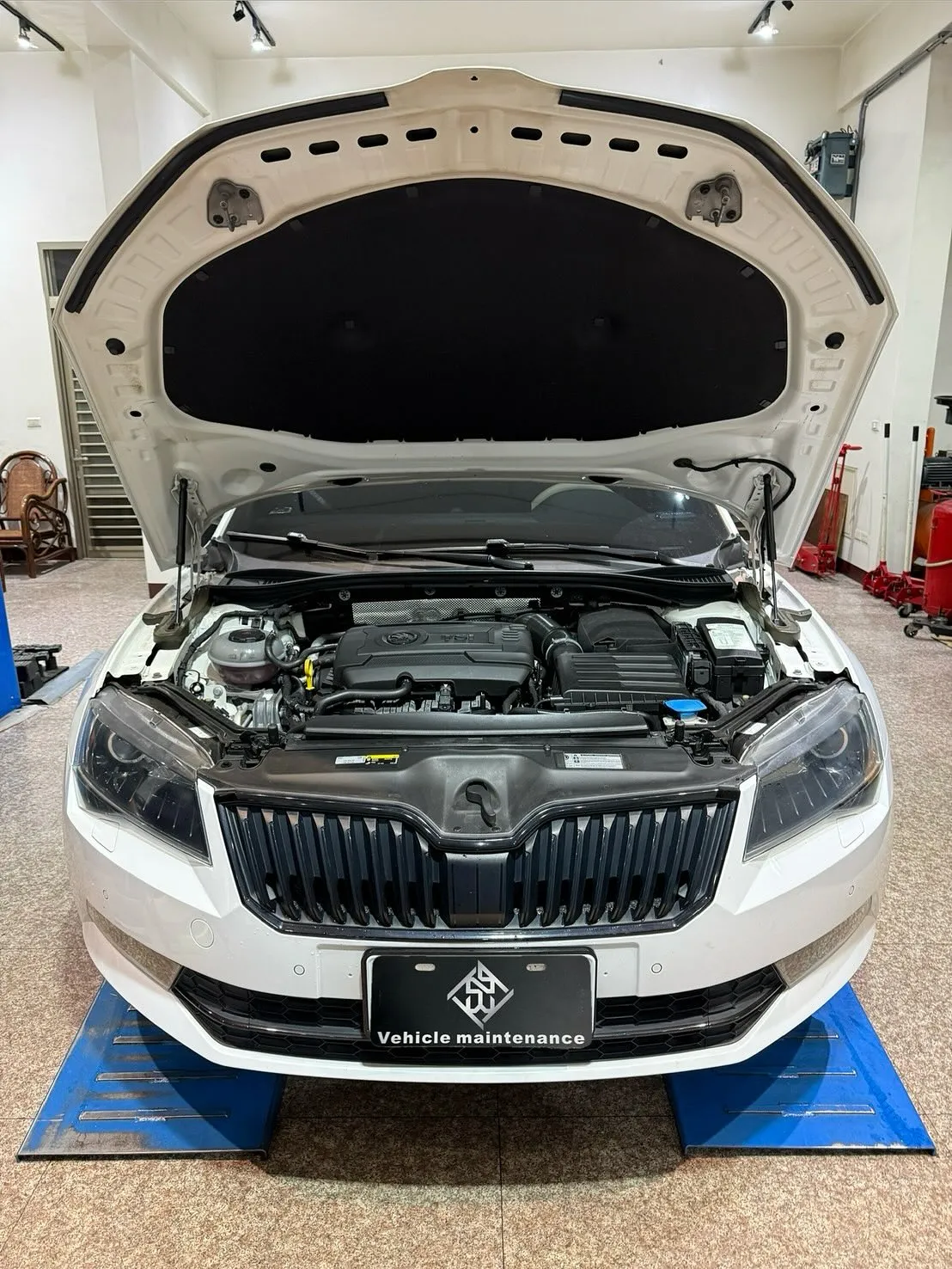 SKODA Superb搭載EA888 Gen3基本保養檢修｜新竹汽車保養廠｜竹東汽車保養廠