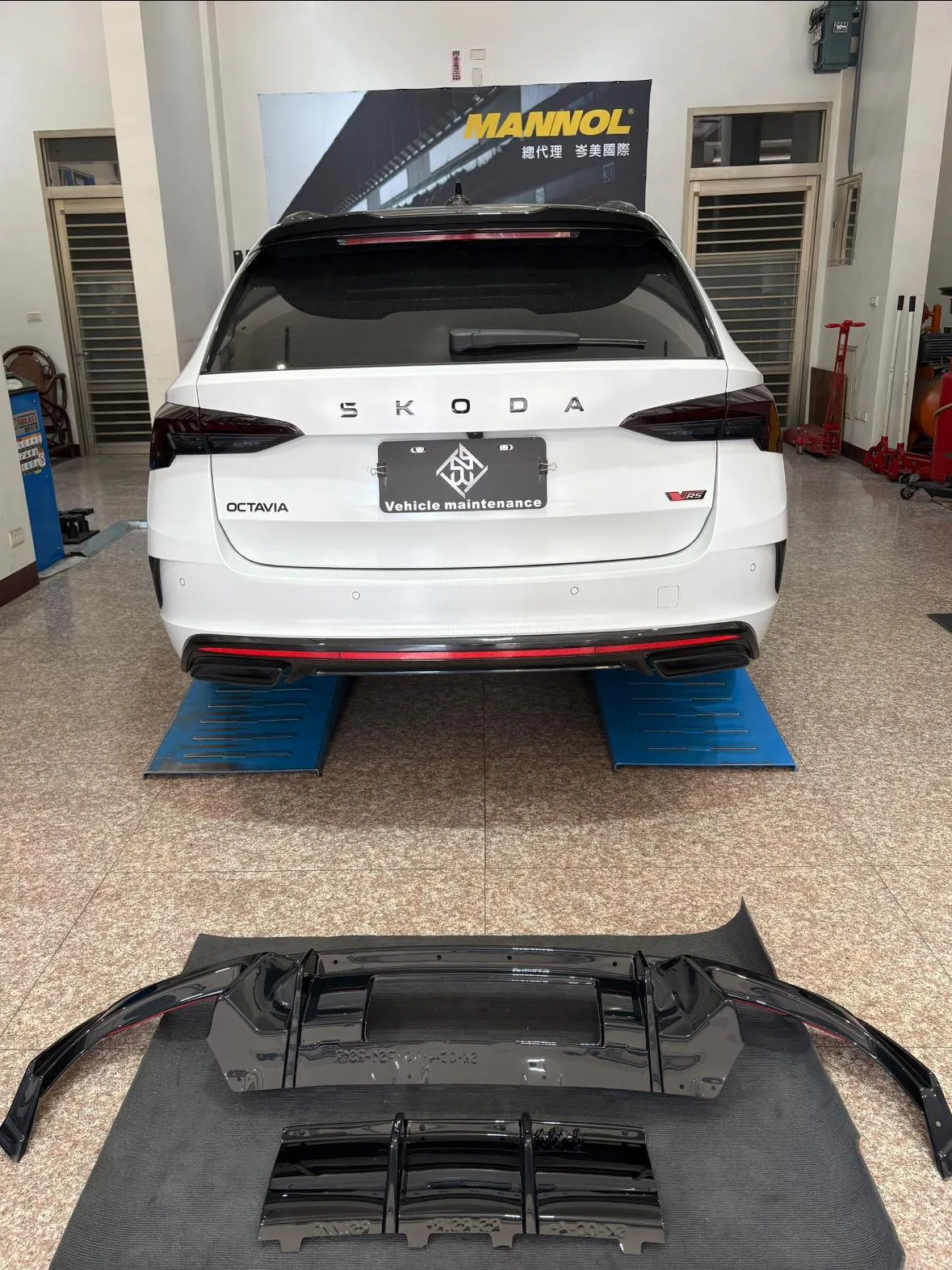 SKODA Octavia 安裝後更帥了！升級MAXTON DESIGN??後下擾流