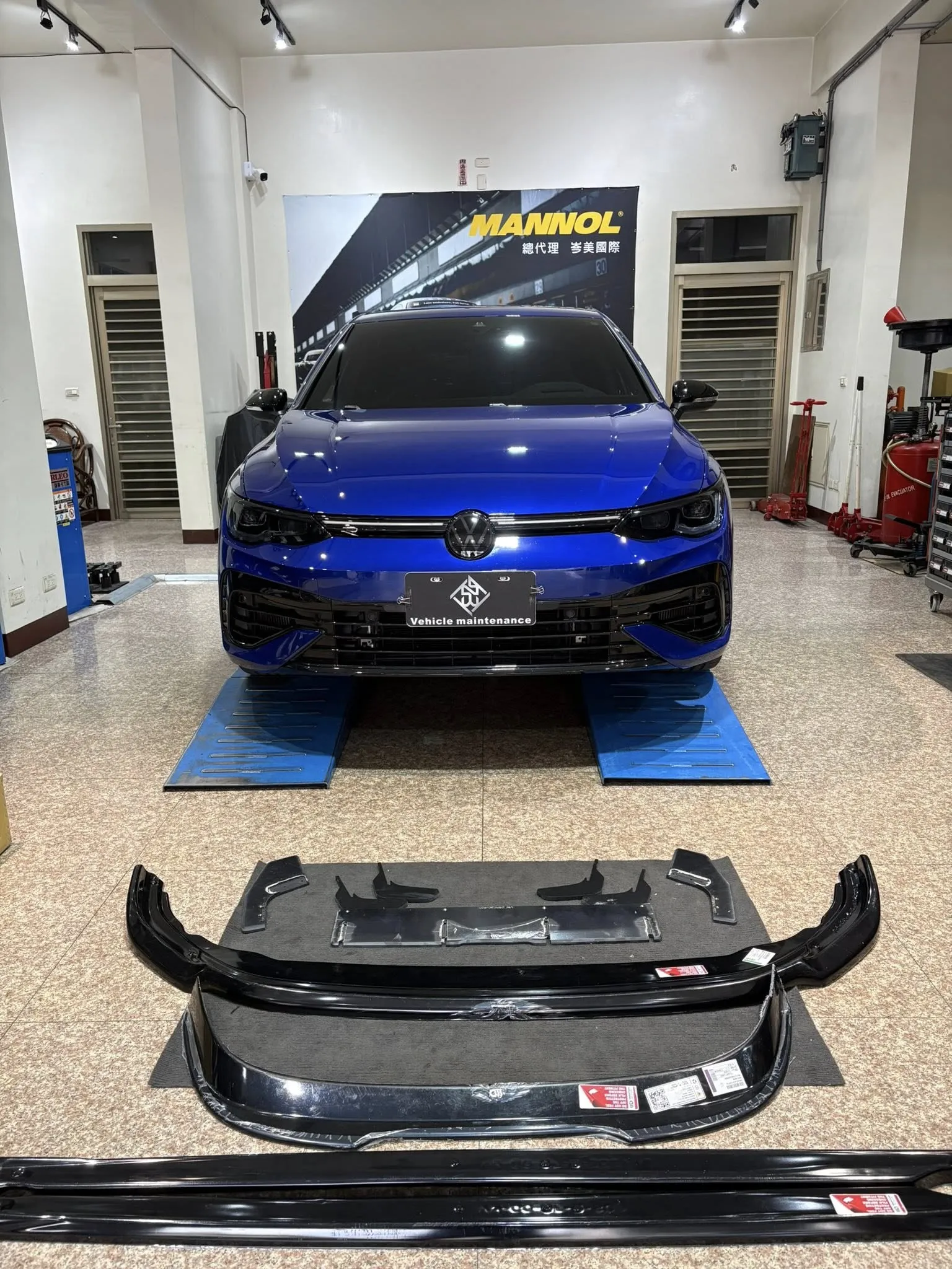 Volkswagen Golf 8R升級安裝全車MAXTON DESIGN空力套件｜新竹汽車底盤改裝｜竹北汽車底盤改裝｜