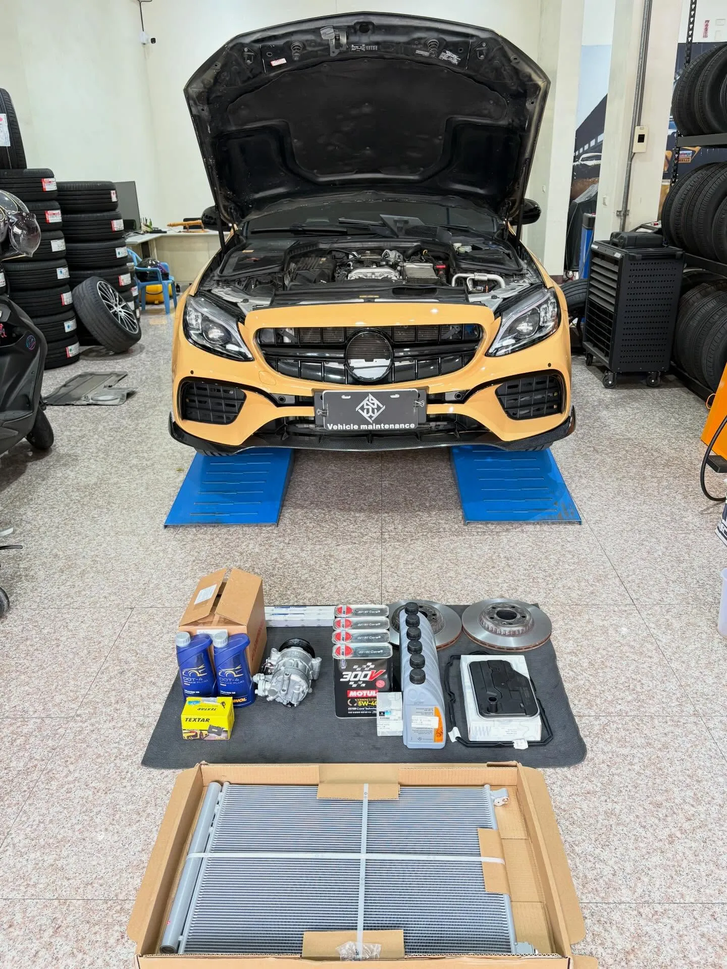 Mercedes Benz W205 C300全車大保養檢修