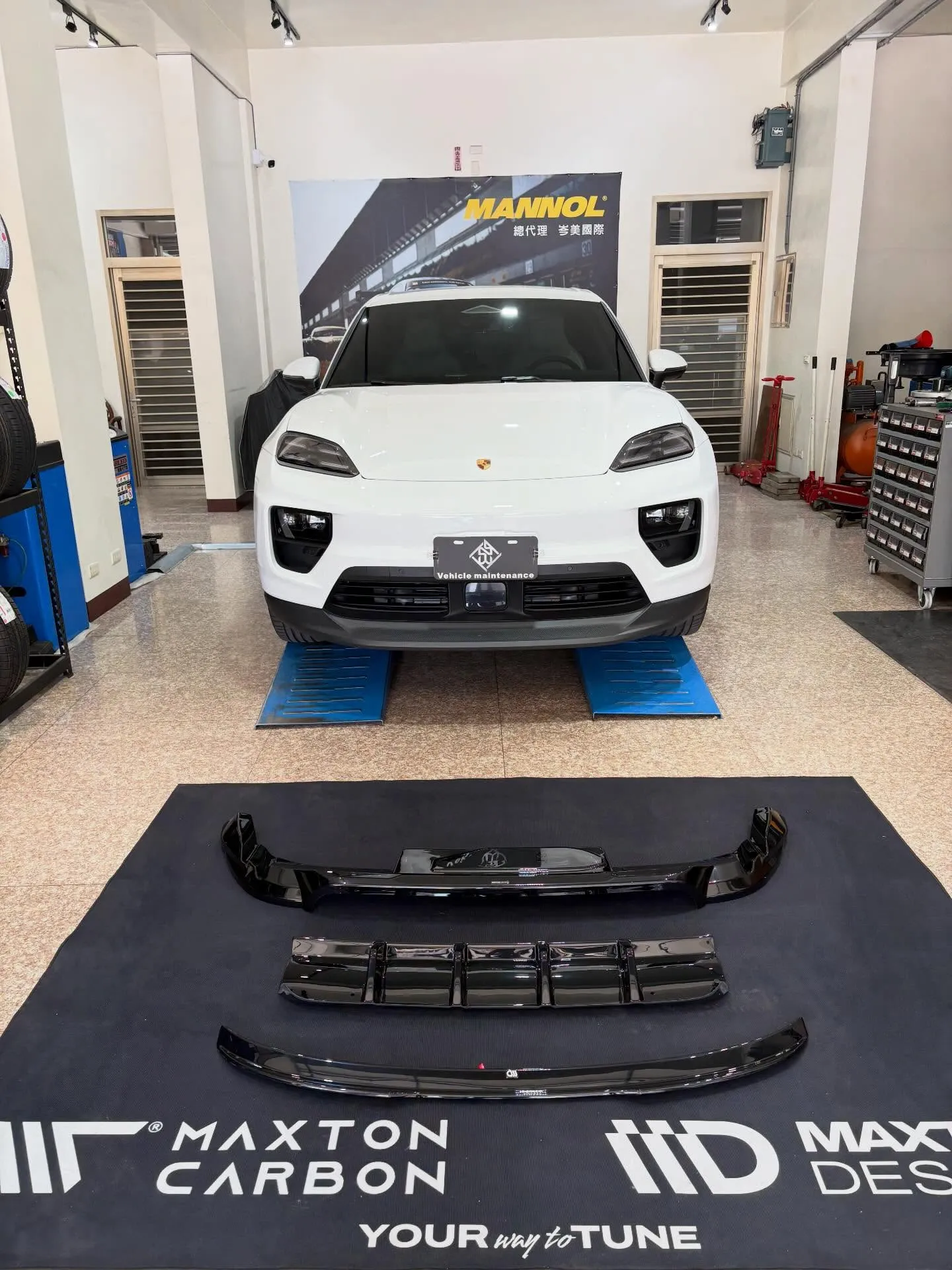 Porsche Macan EV 升級完工 選用 Maxton Design 後鴨尾＋後下擾流套件讓原本簡潔的車尾線條更加立體有層次