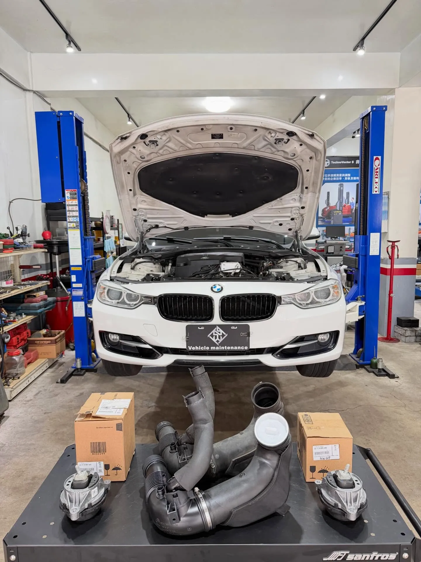 BMW F30 320i進氣渦輪管總成漏氣更新➕引擎腳老化塌陷更新（強化車身穩定性）