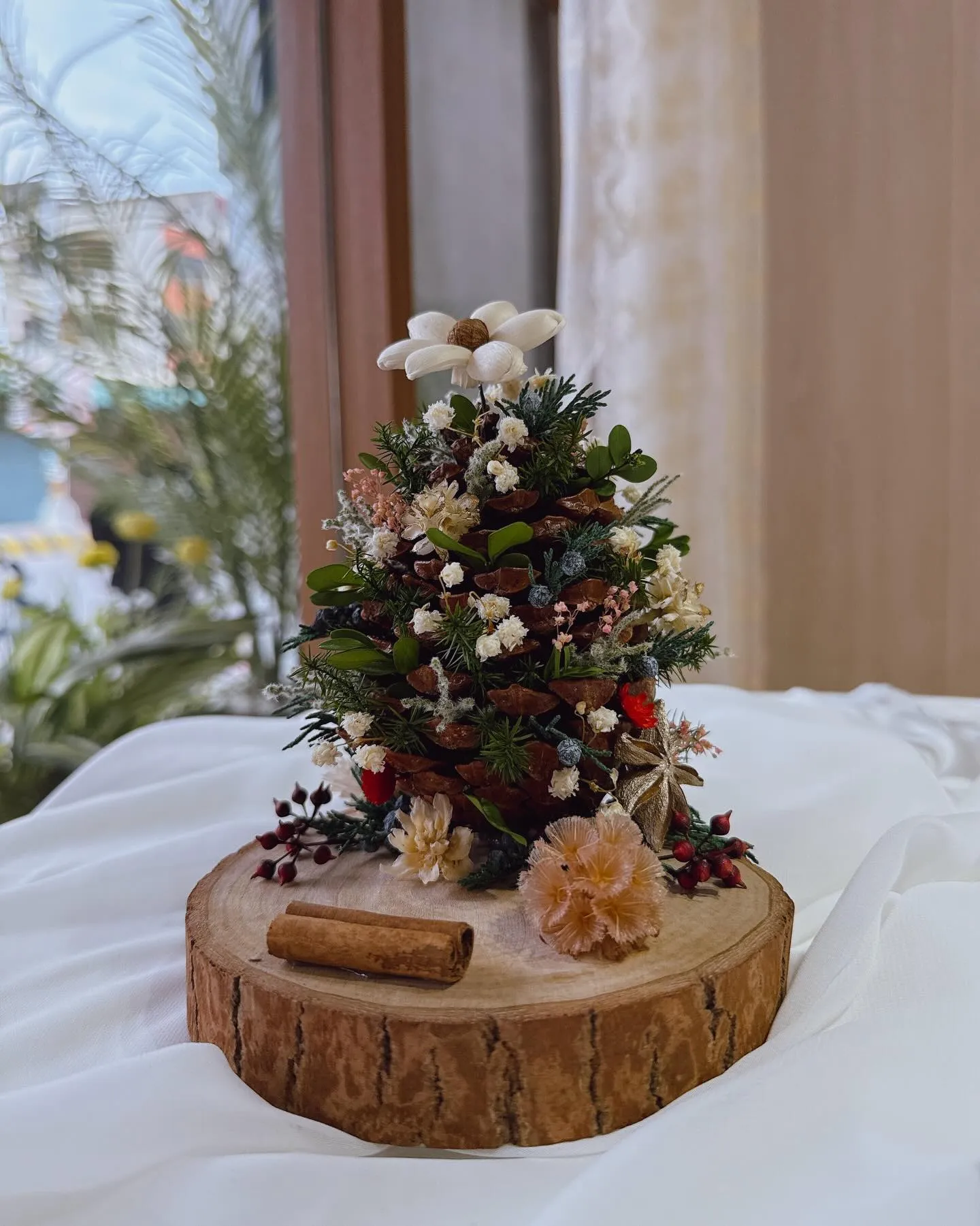 大松果聖誕樹花藝